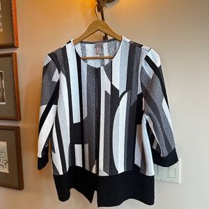 Chico’s cover up top